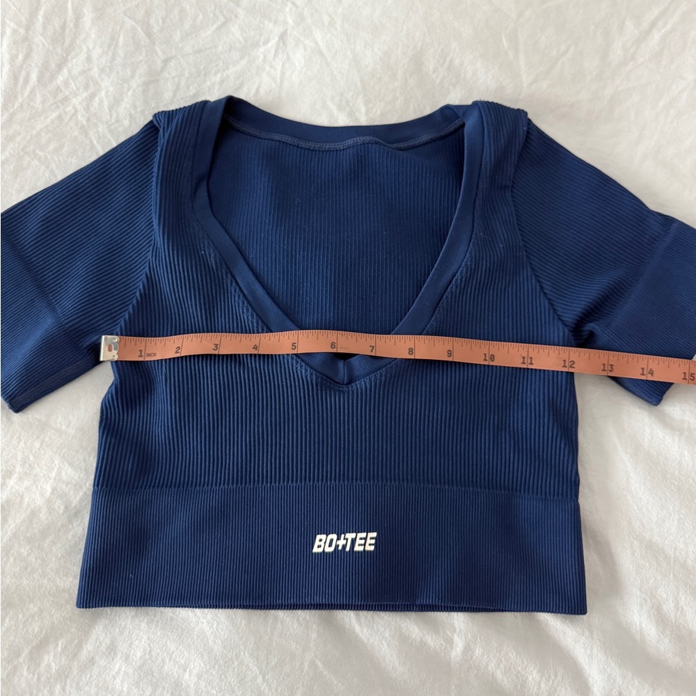 Navy Ribbed Bo + Tee Short Sleeve V-Neck Crop Top with Logo - Picture 3 of 4
